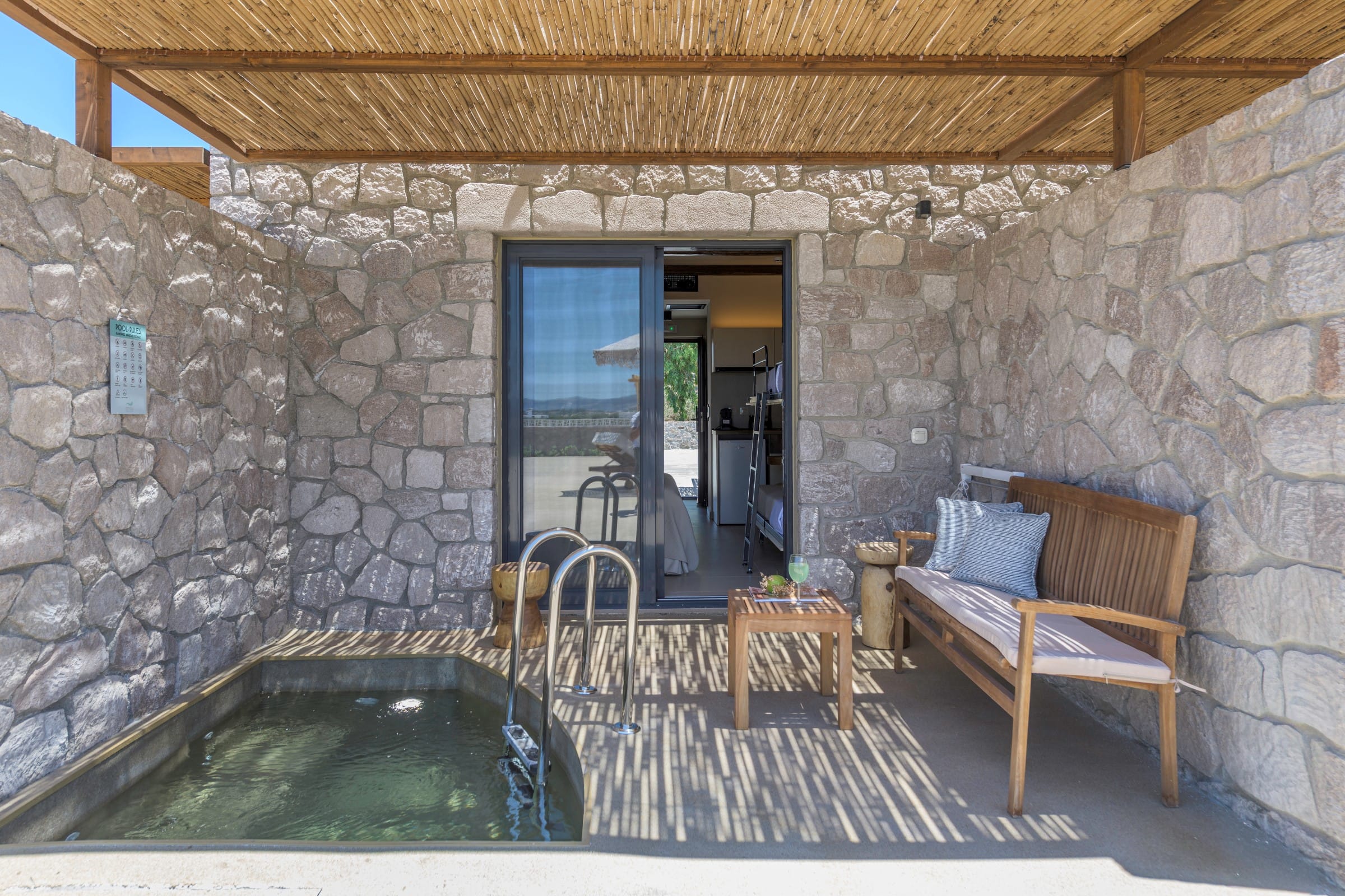 DSC_4832.1 ΠΑΝΩ ΔΩΜΑΤΙΟ ΜΕ ΚΟΥΚΕΤΑ JACUZZI