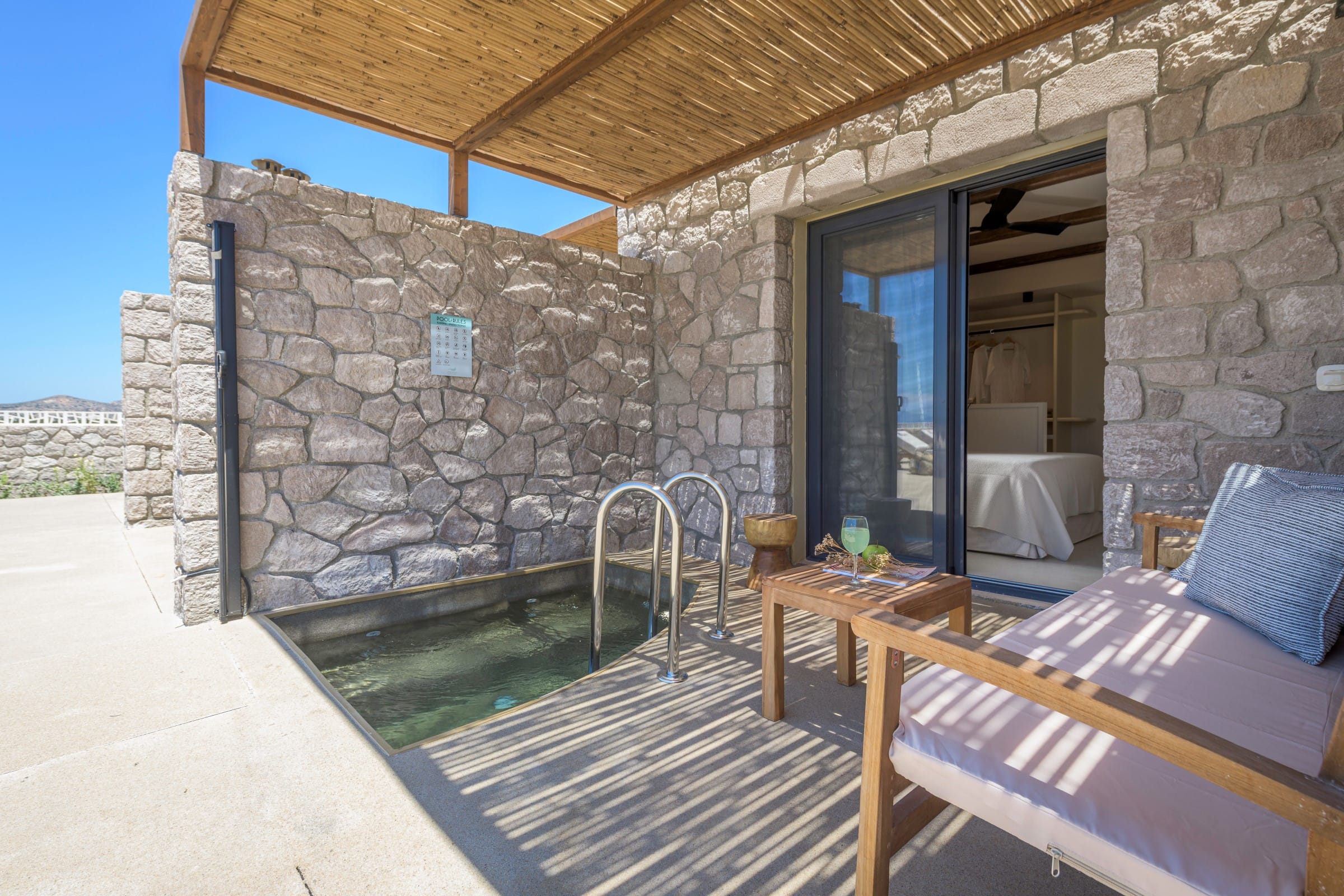 DSC_4835.1 ΠΑΝΩ ΔΩΜΑΤΙΟ ΜΕ ΚΟΥΚΕΤΑ JACUZZI